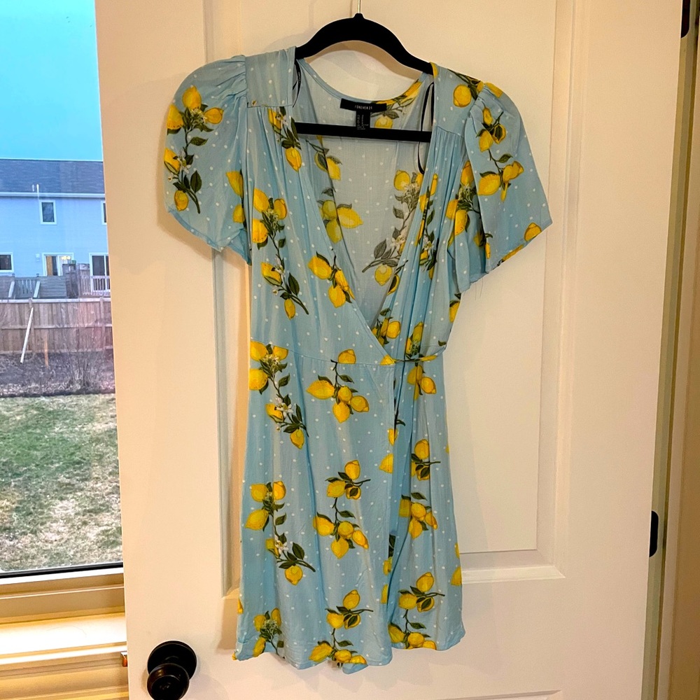 Forever 21 wrap dress - Size M